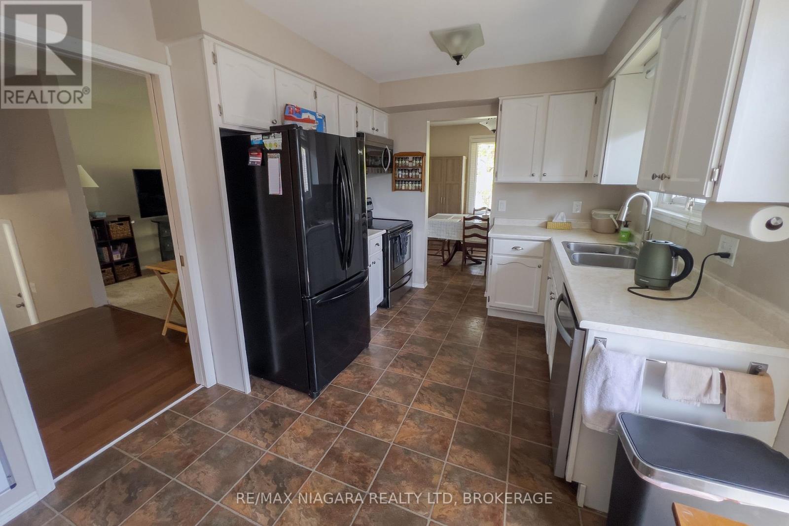 2439 Coral Avenue, Fort Erie, Ontario  L0S 1S0 - Photo 12 - X13416428