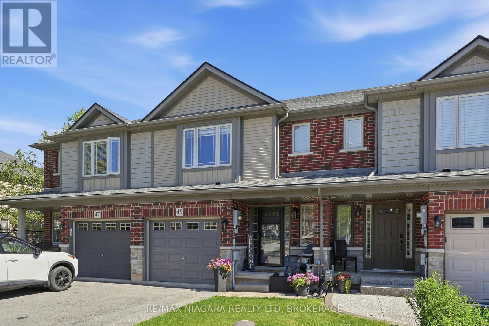 49 Cedar Street, Grimsby, Ontario  L3M 3X8 - Photo 2 - X13418582