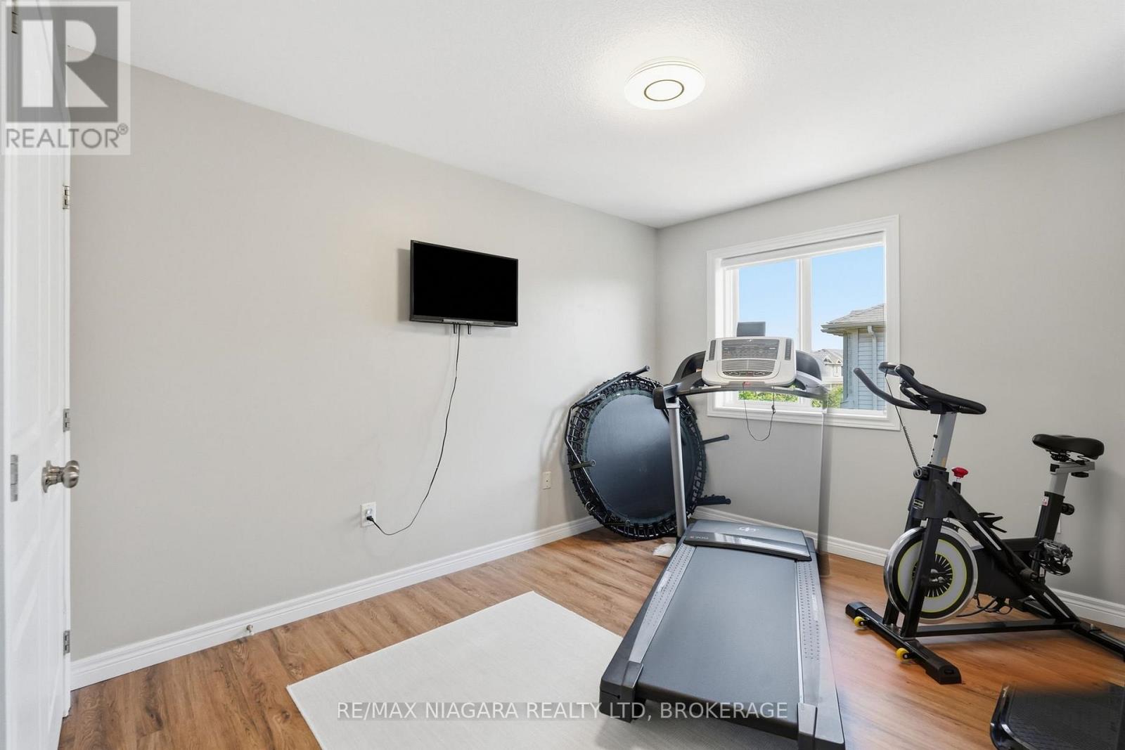 49 Cedar Street, Grimsby, Ontario  L3M 3X8 - Photo 35 - X13418582