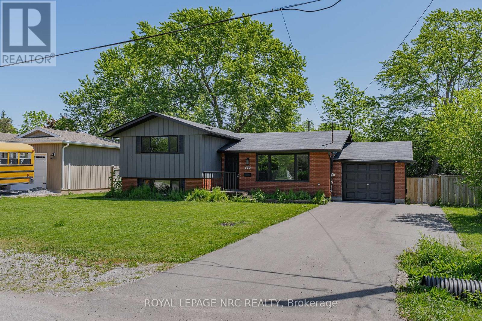 970 Parkdale Avenue, Fort Erie, Ontario  L2A 5B6 - Photo 2 - X13419156