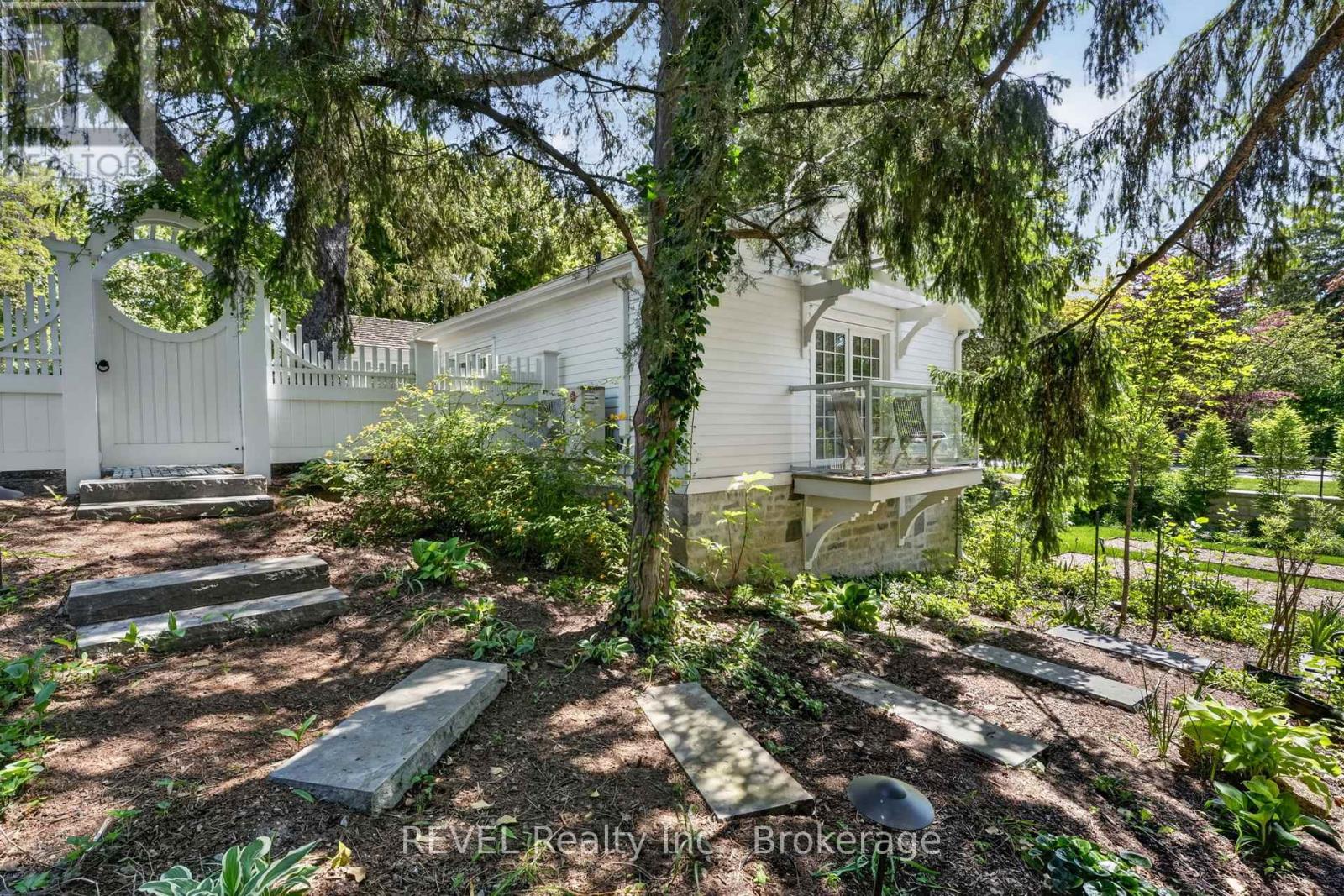 235 Simcoe Street, Niagara-On-The-Lake, Ontario  L0S 1J0 - Photo 43 - X13419564