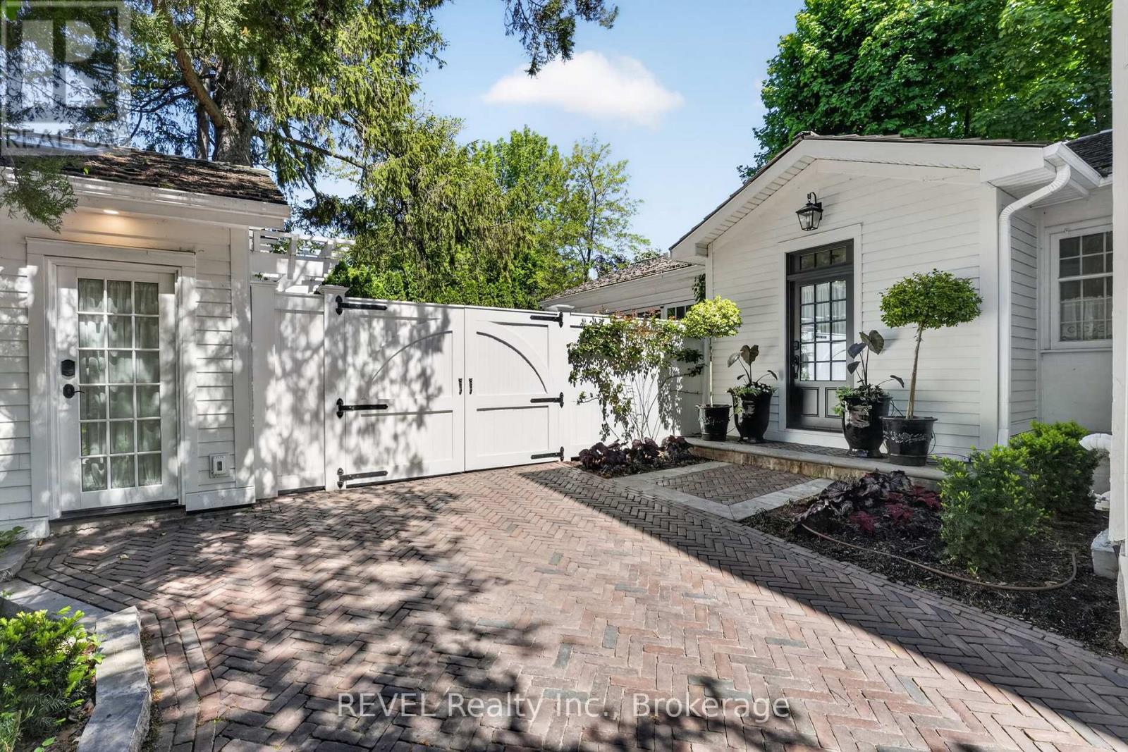 235 Simcoe Street, Niagara-On-The-Lake, Ontario  L0S 1J0 - Photo 44 - X13419564