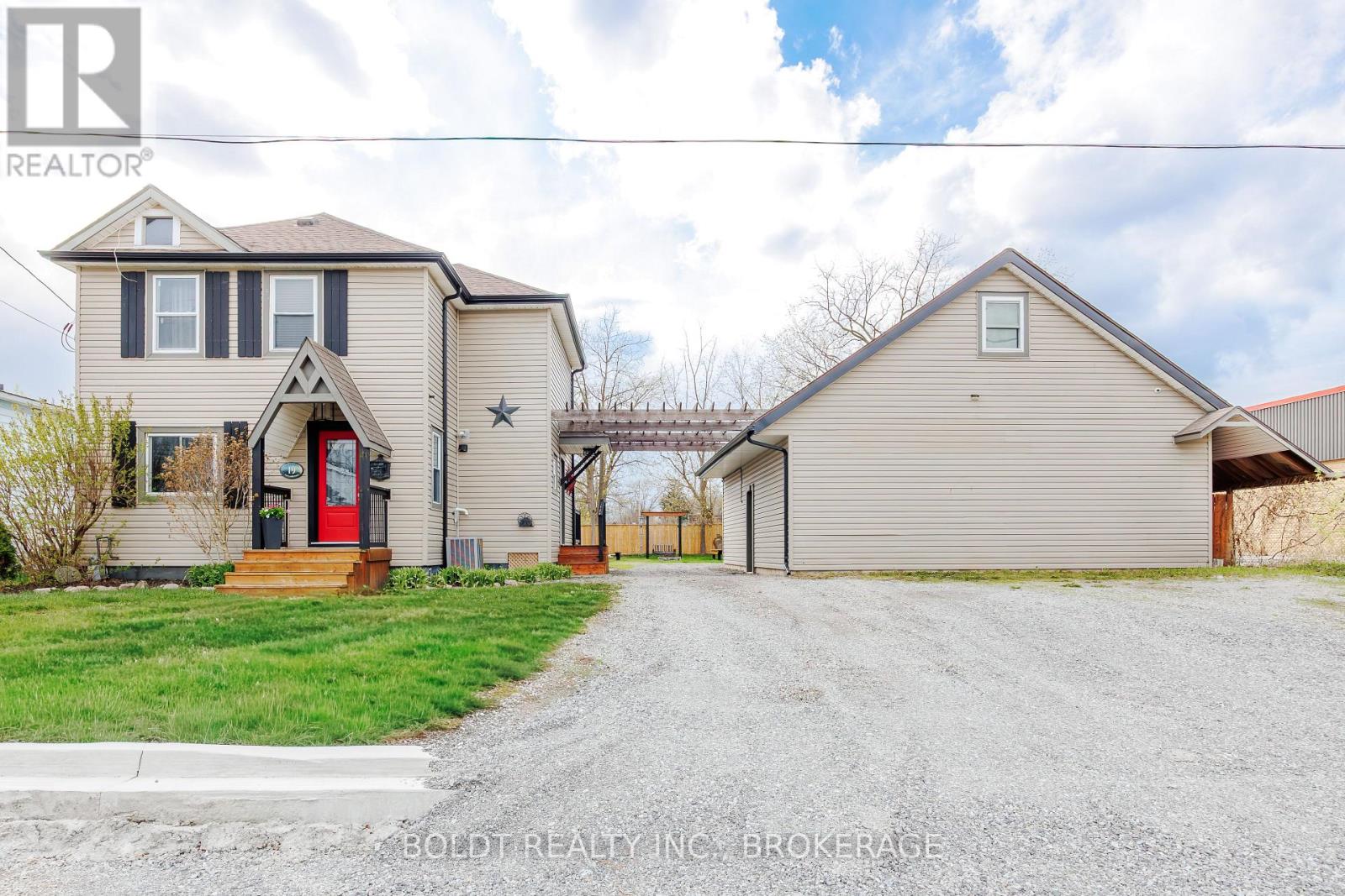 19 Patricia Avenue, Welland, Ontario  L3C 1E7 - Photo 2 - X13420260