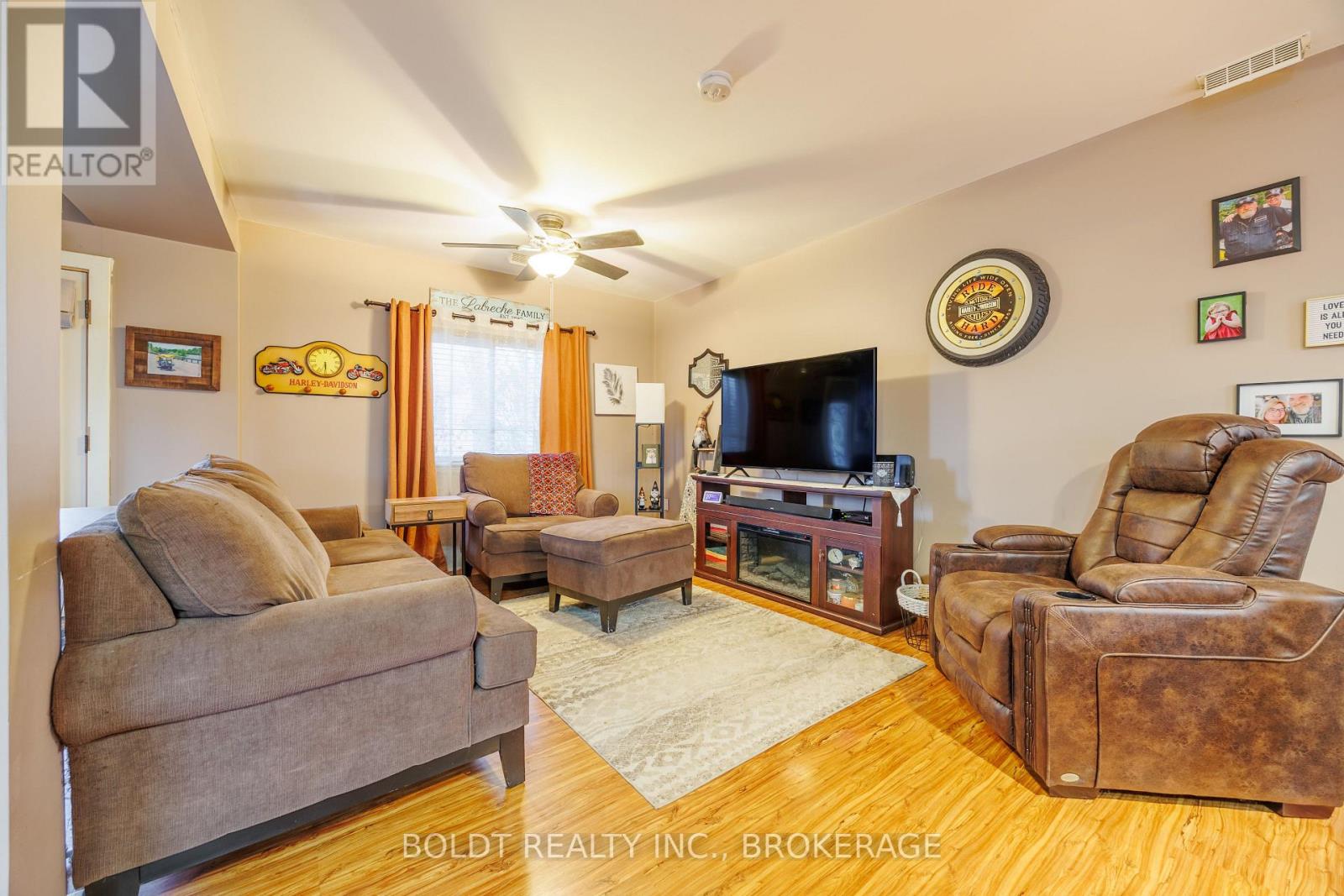 19 Patricia Avenue, Welland, Ontario  L3C 1E7 - Photo 3 - X13420260