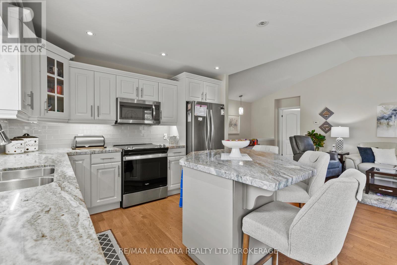 34 Rose Glen Crescent, Niagara-On-The-Lake, Ontario  L0S 1T0 - Photo 16 - X13420430