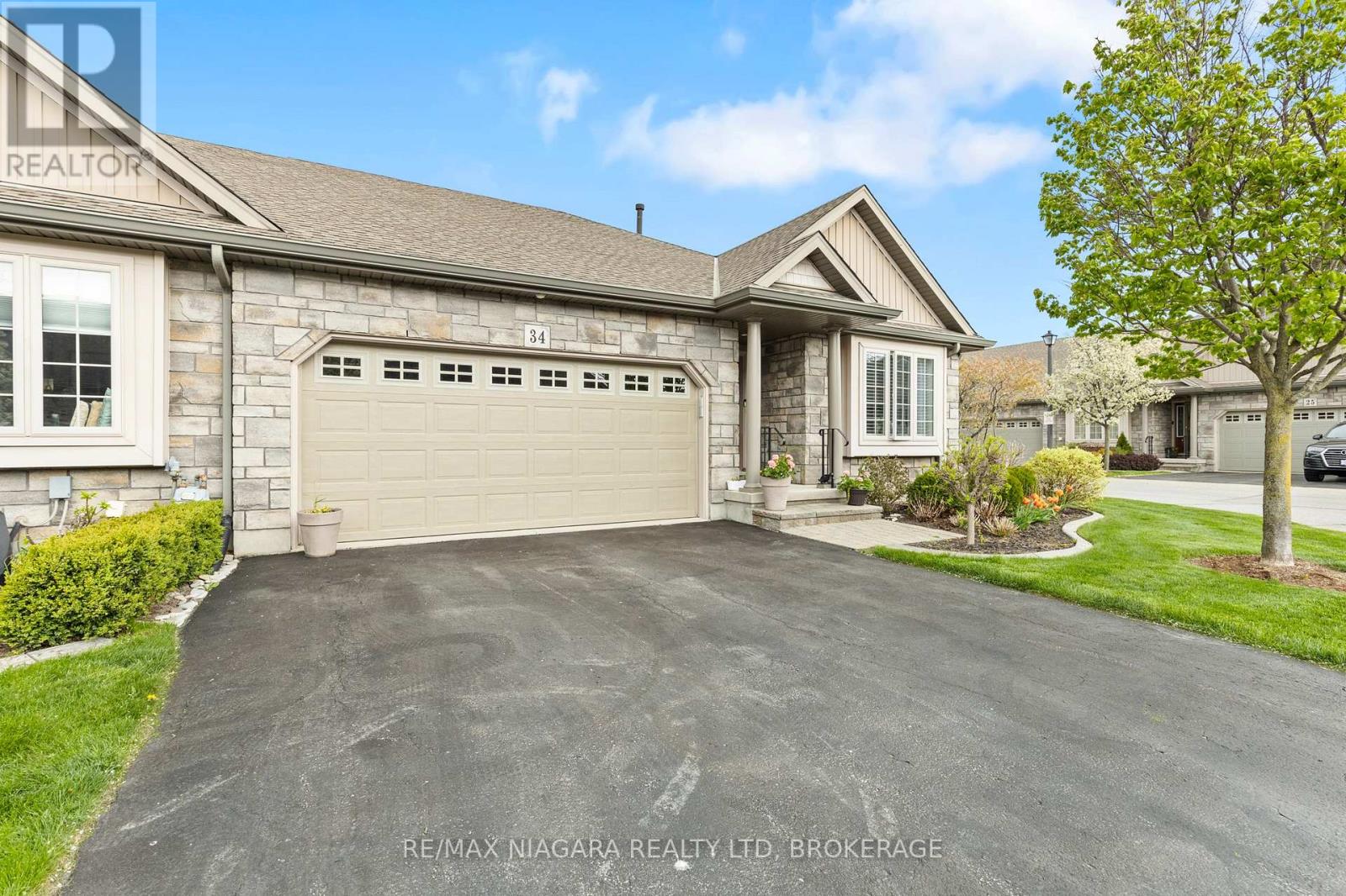 34 Rose Glen Crescent, Niagara-On-The-Lake, Ontario  L0S 1T0 - Photo 3 - X13420430