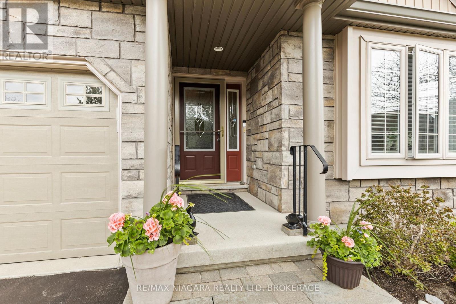 34 Rose Glen Crescent, Niagara-On-The-Lake, Ontario  L0S 1T0 - Photo 4 - X13420430