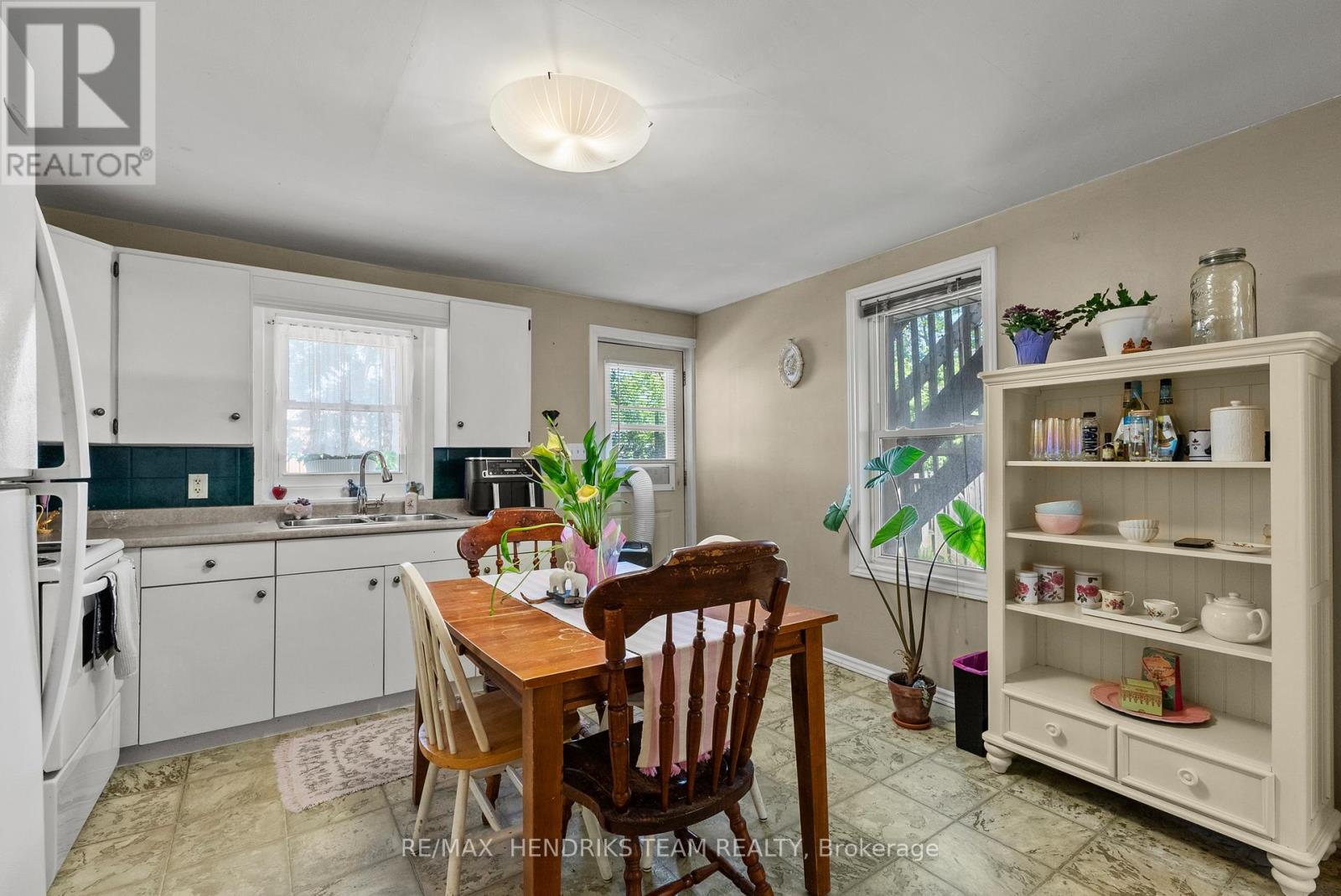 25 Bessey Street, St. Catharines, Ontario  L2T 1L9 - Photo 15 - X13420694