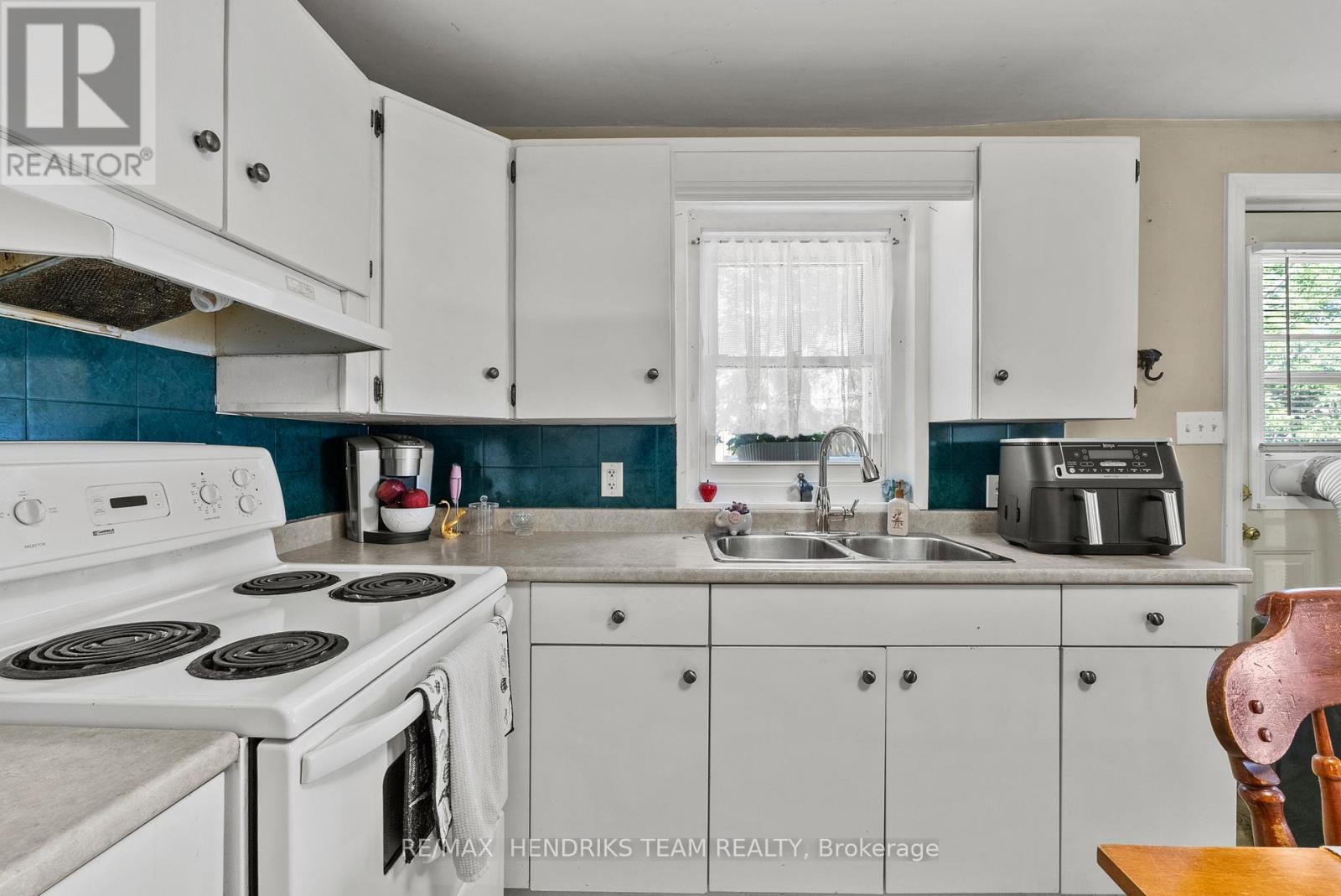 25 Bessey Street, St. Catharines, Ontario  L2T 1L9 - Photo 16 - X13420694