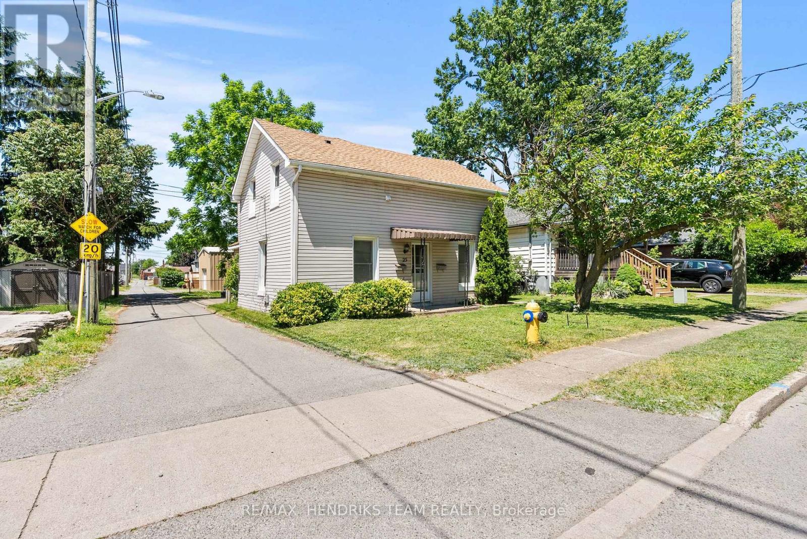 25 Bessey Street, St. Catharines, Ontario  L2T 1L9 - Photo 2 - X13420694
