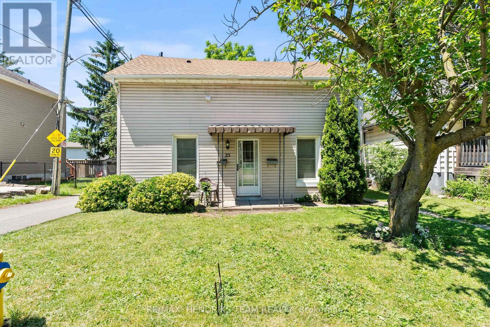 25 Bessey Street, St. Catharines, Ontario  L2T 1L9 - Photo 3 - X13420694