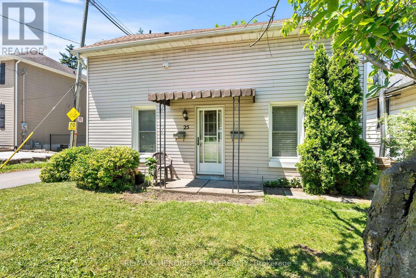 25 Bessey Street, St. Catharines, Ontario  L2T 1L9 - Photo 4 - X13420694