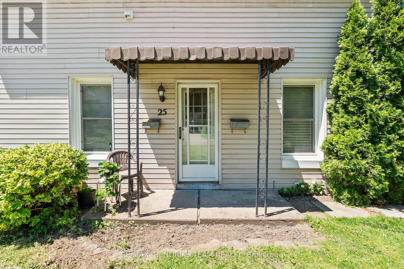 25 Bessey Street, St. Catharines, Ontario  L2T 1L9 - Photo 5 - X13420694