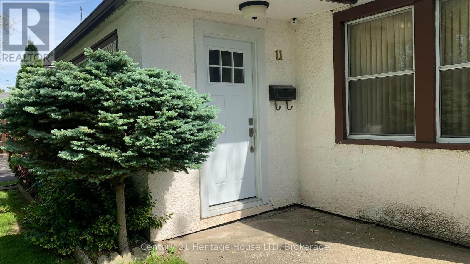 11 Achilles Avenue, Welland, Ontario  L3B 4S3 - Photo 2 - X13421782