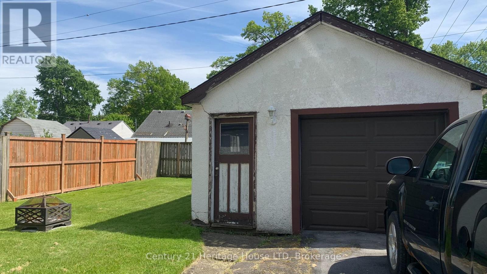 11 Achilles Avenue, Welland, Ontario  L3B 4S3 - Photo 3 - X13421782