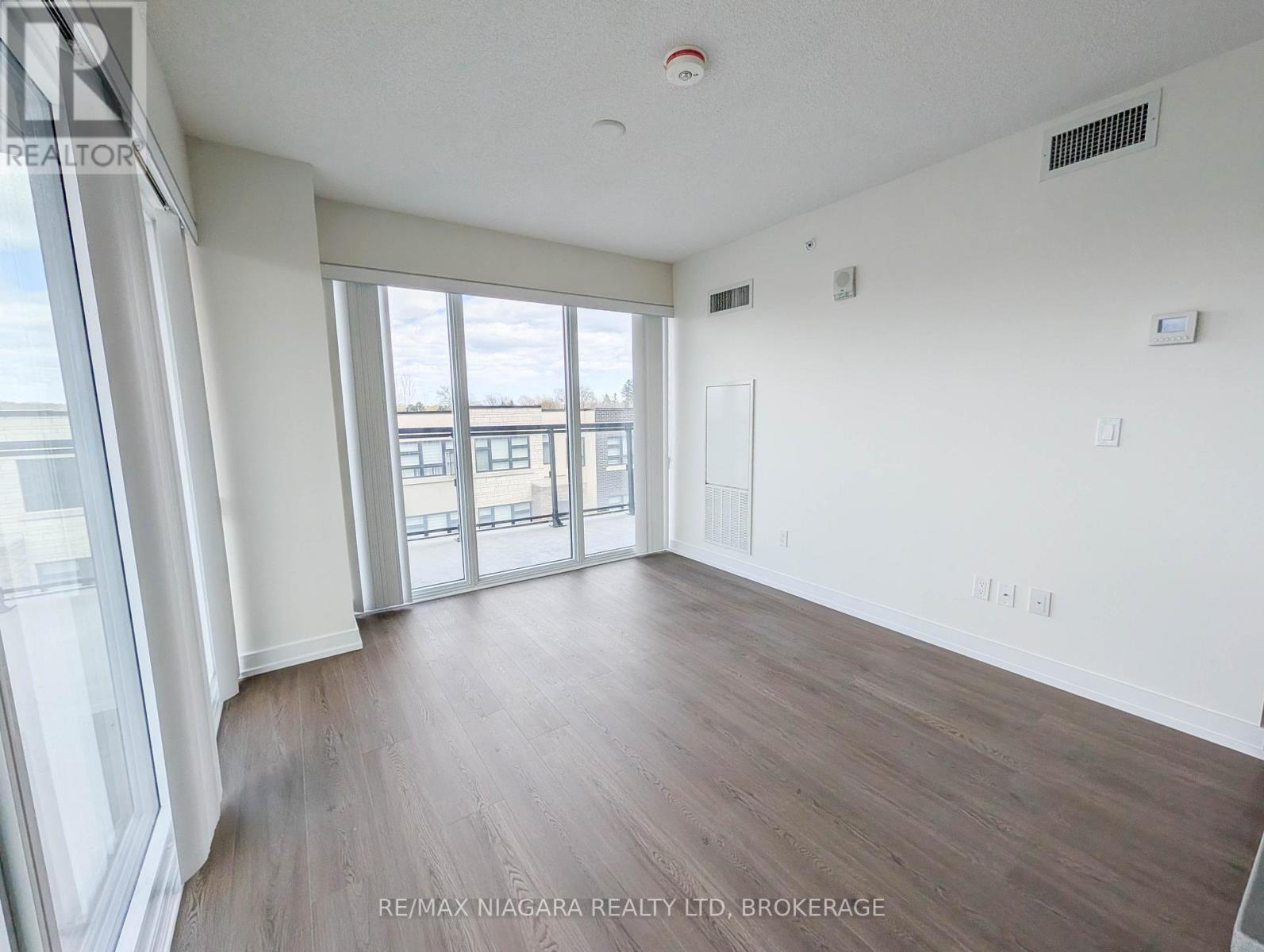 B430 - 1119 Cooke Boulevard, Burlington, Ontario  L7T 0C7 - Photo 3 - W13422964
