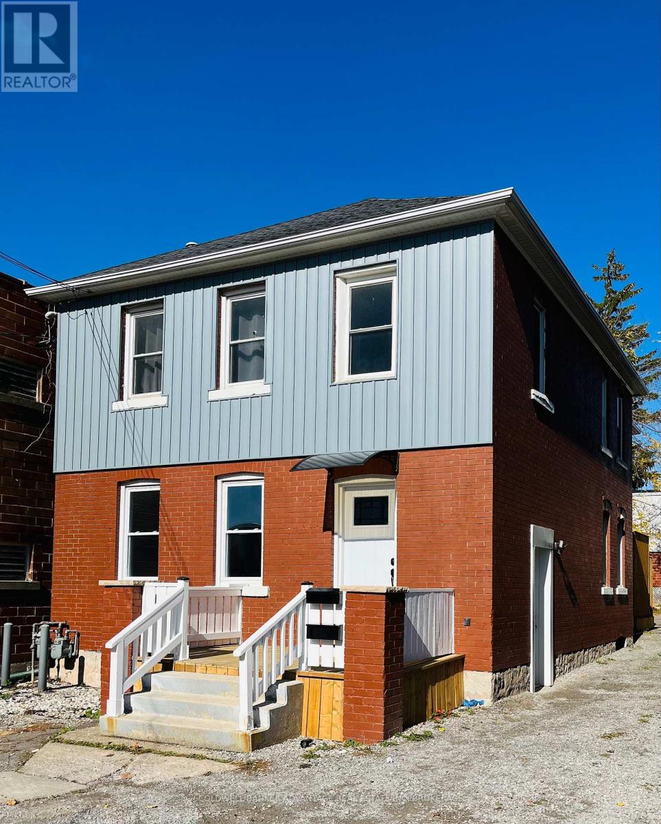MAIN FLOOR UNIT (LOWER) - 14 ALBERT STREET, Welland, Ontario