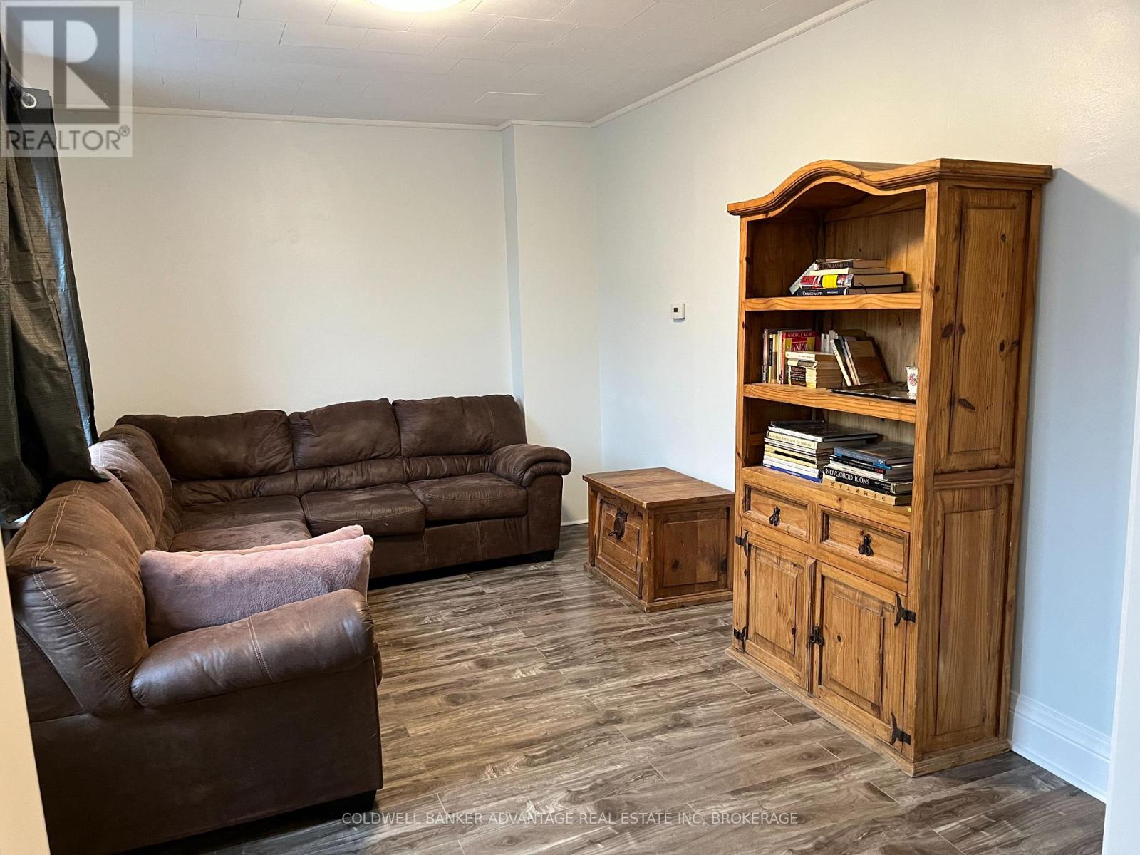 Main Floor Unit (Lower) - 14 Albert Street, Welland, Ontario  L3B 4L2 - Photo 4 - X13424738