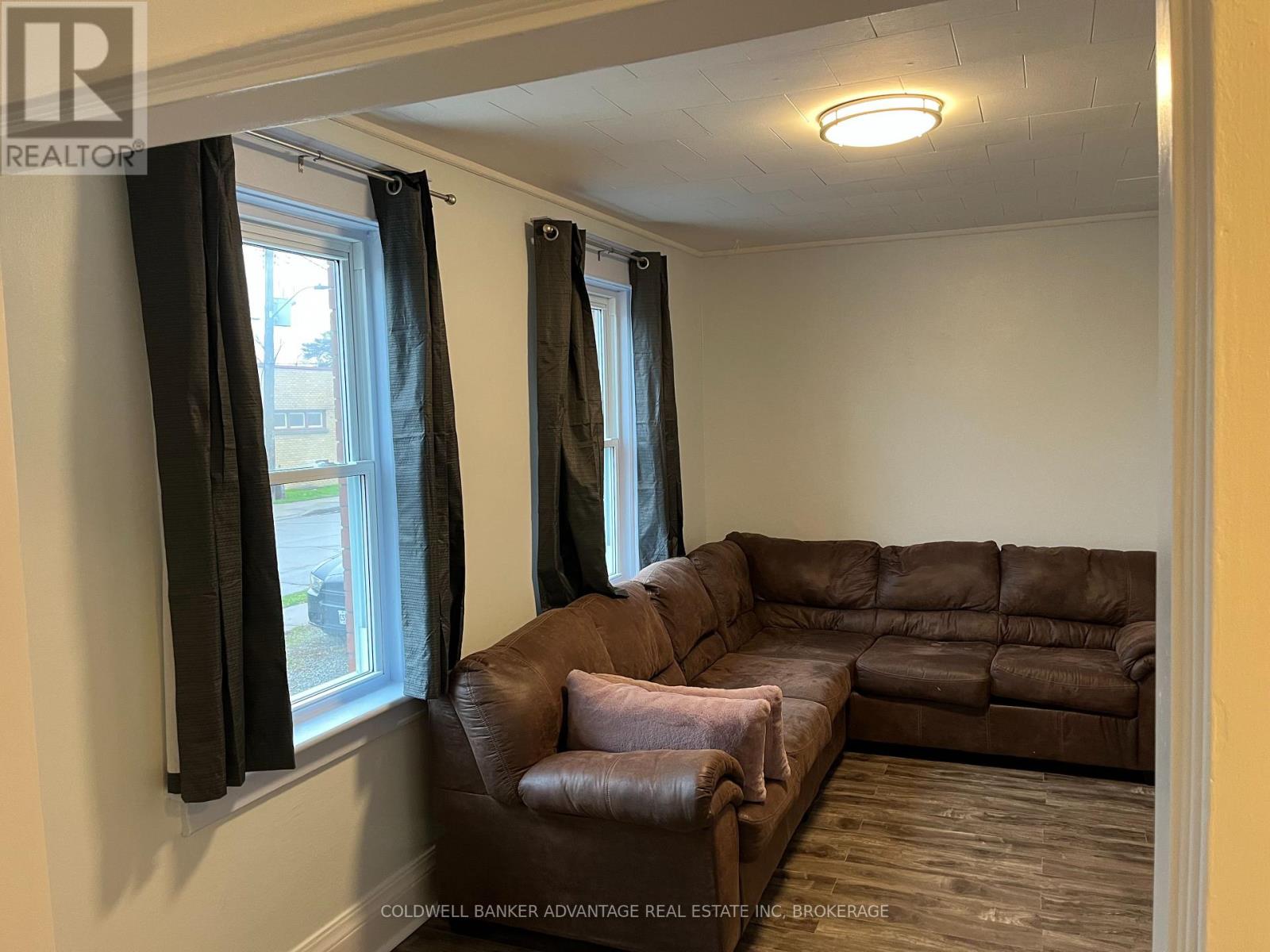 Main Floor Unit (Lower) - 14 Albert Street, Welland, Ontario  L3B 4L2 - Photo 5 - X13424738