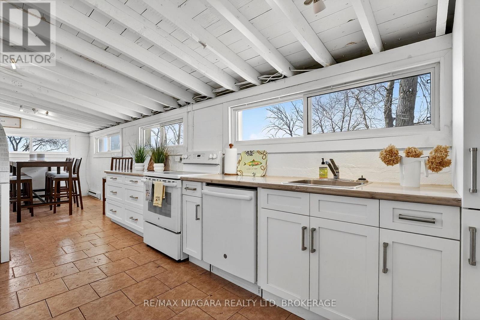 239 Pleasant Beach Road, Port Colborne, Ontario  L0S 1R0 - Photo 7 - X13425226