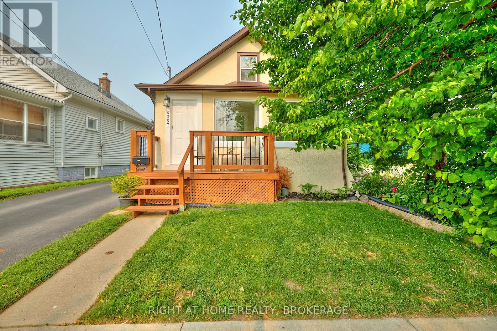 4367 Homewood Avenue, Niagara Falls, Ontario  L2E 4X3 - Photo 3 - X13425568