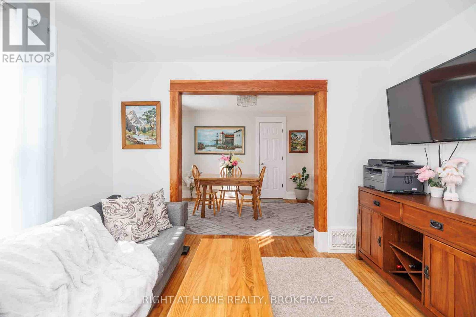 4367 Homewood Avenue, Niagara Falls, Ontario  L2E 4X3 - Photo 8 - X13425568