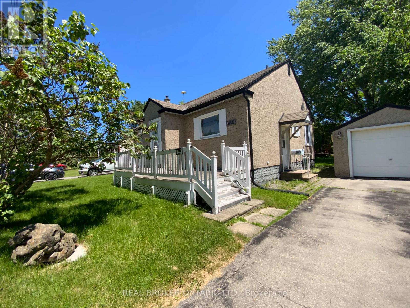 288 First Avenue, Welland, Ontario  L3C 1Y8 - Photo 2 - X13427040