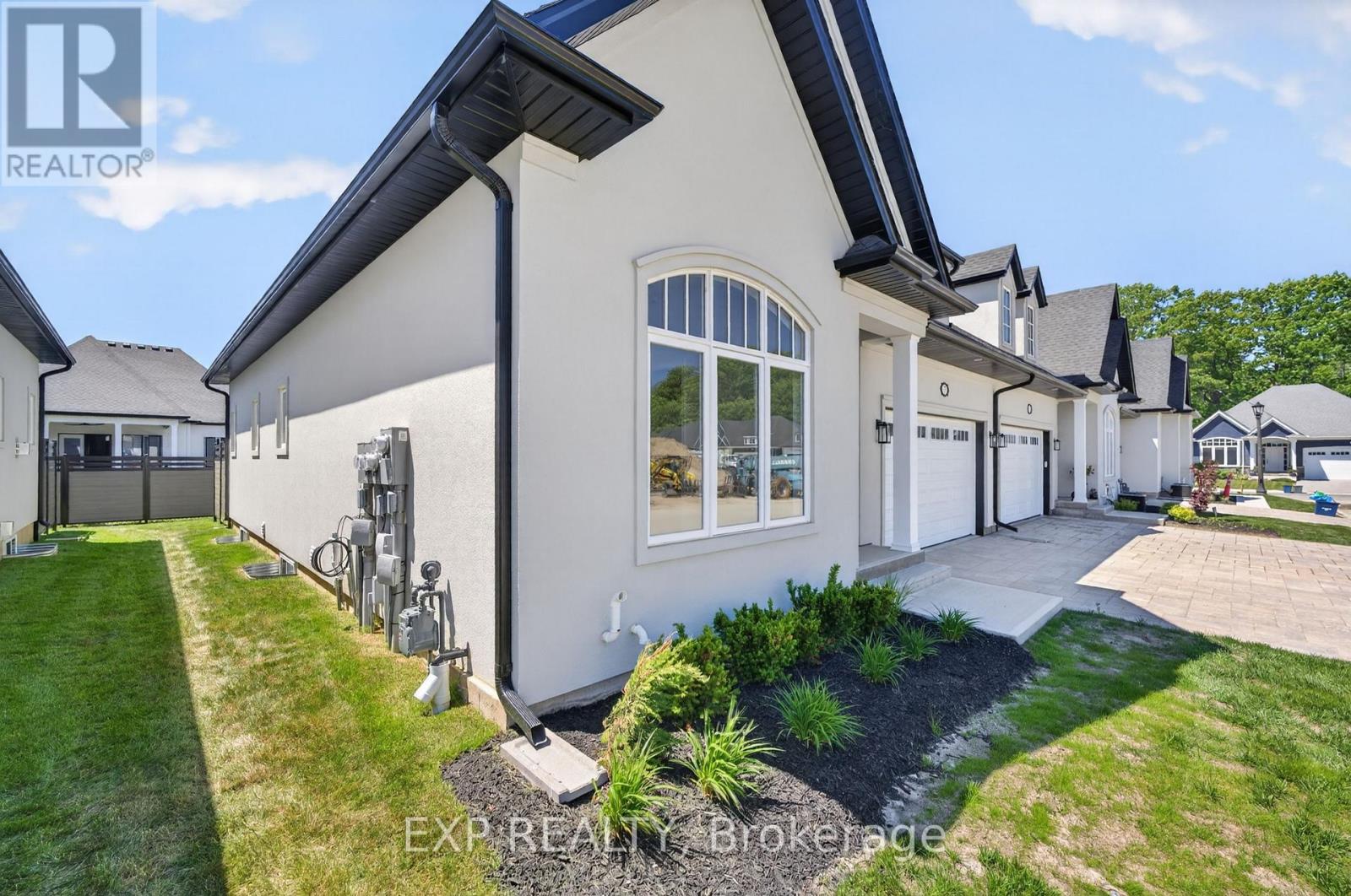 7 Butternut Crescent, Fort Erie, Ontario  L0S 1N0 - Photo 5 - X13427400