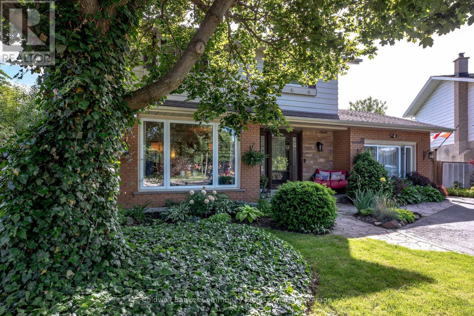 28 Ramsgate Drive, Hamilton, Ontario  L8G 3V5 - Photo 2 - X13428086
