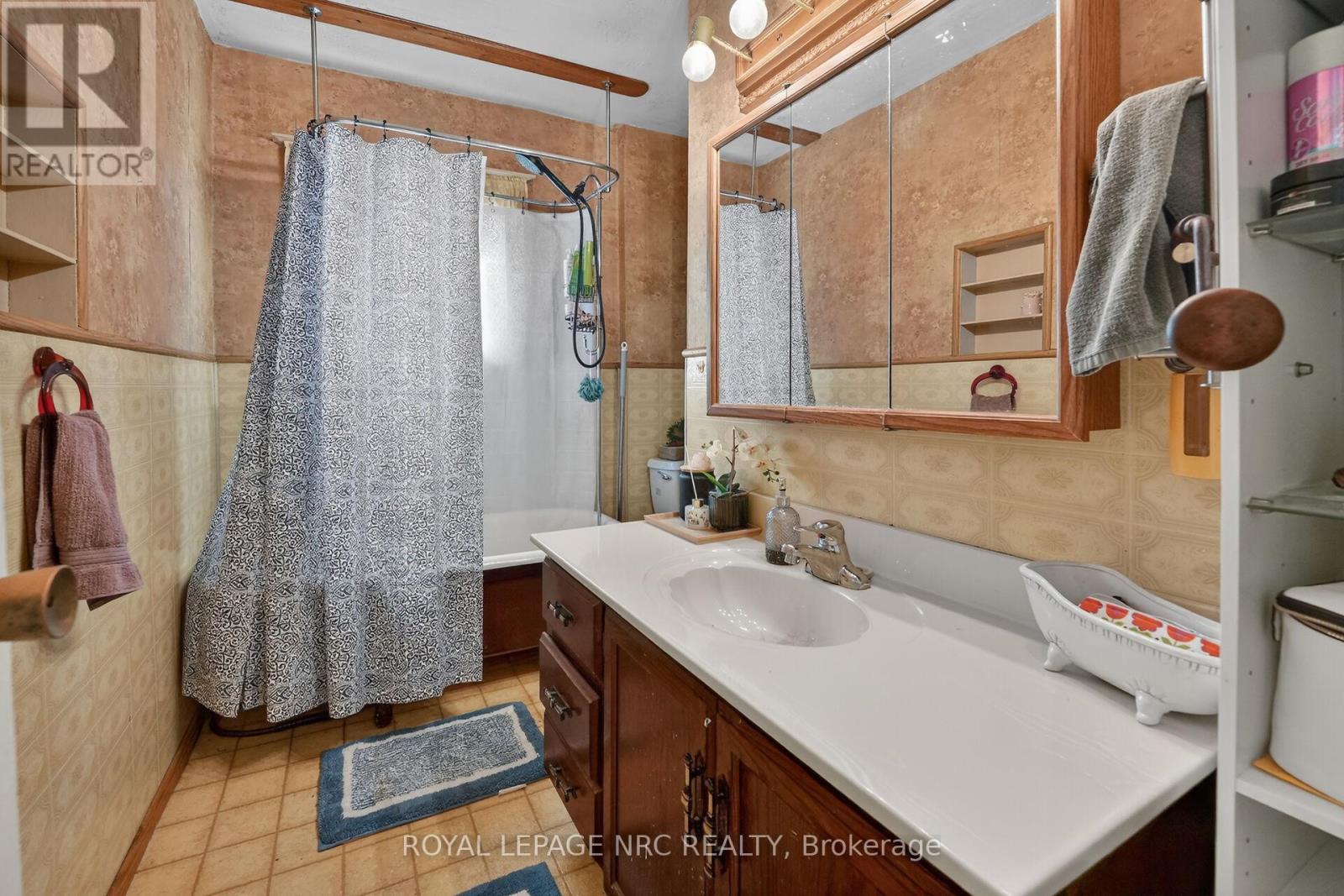 146 Carlton Street, St. Catharines, Ontario  L2R 1R7 - Photo 15 - X13428104