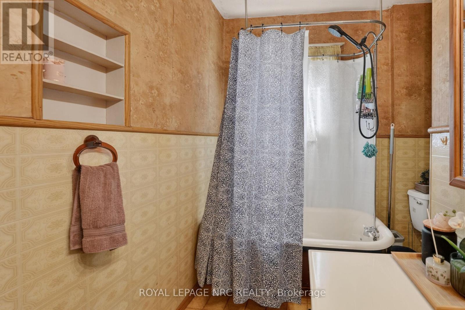 146 Carlton Street, St. Catharines, Ontario  L2R 1R7 - Photo 16 - X13428104