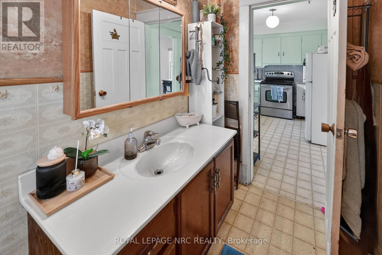 146 Carlton Street, St. Catharines, Ontario  L2R 1R7 - Photo 17 - X13428104