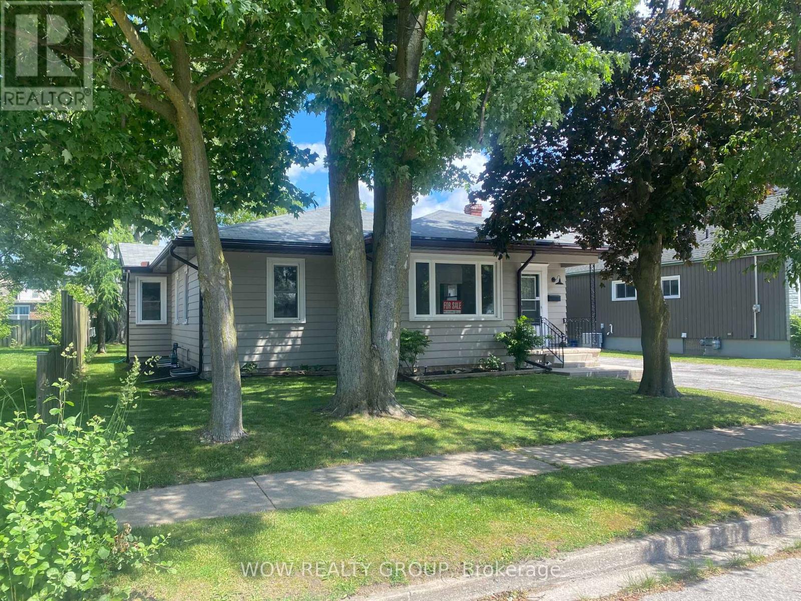 47 Clifford Avenue, Welland, Ontario  L3C 2G2 - Photo 3 - X13428238