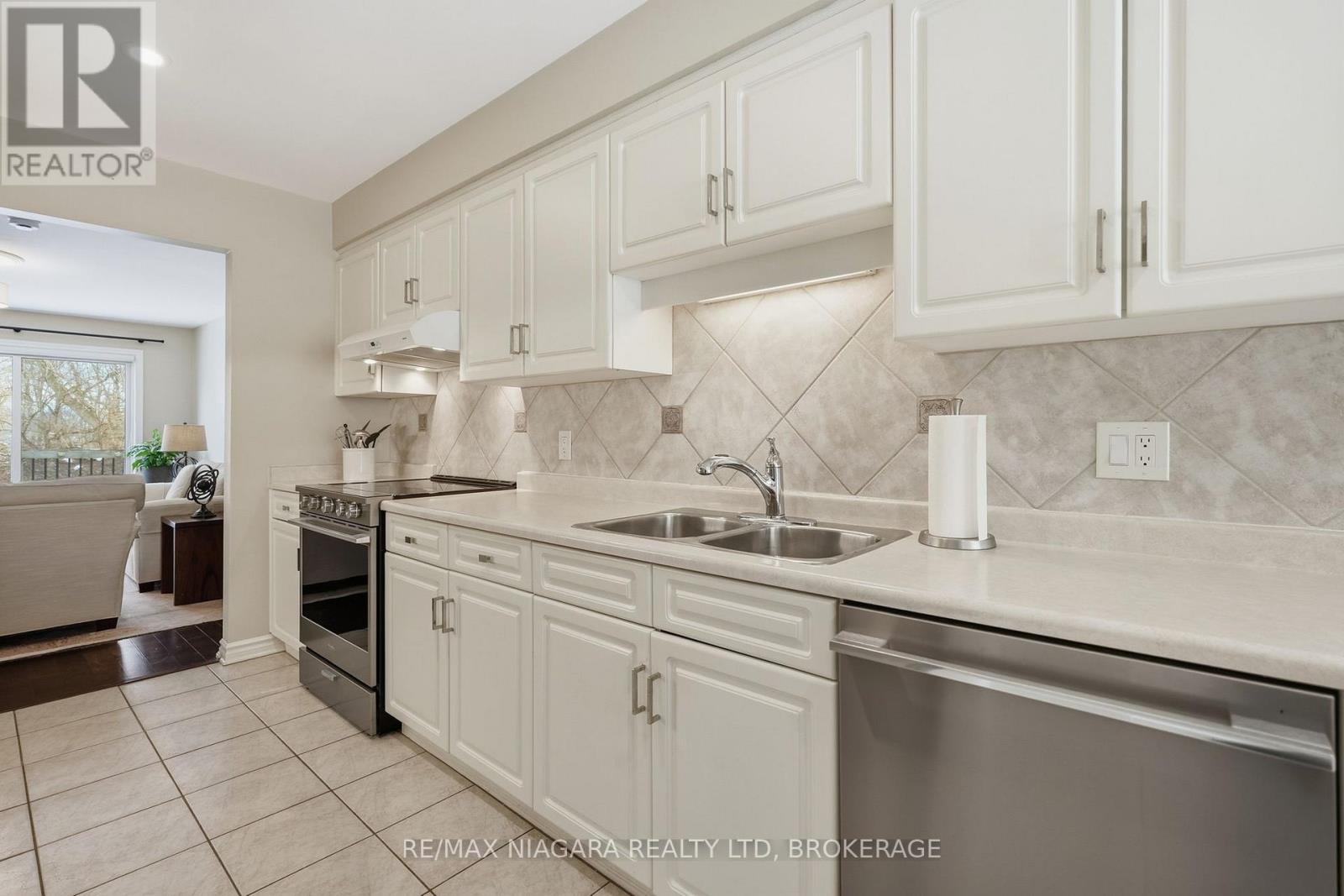 9 - 77 Erion Road, St. Catharines, Ontario  L2W 1B4 - Photo 12 - X13428672