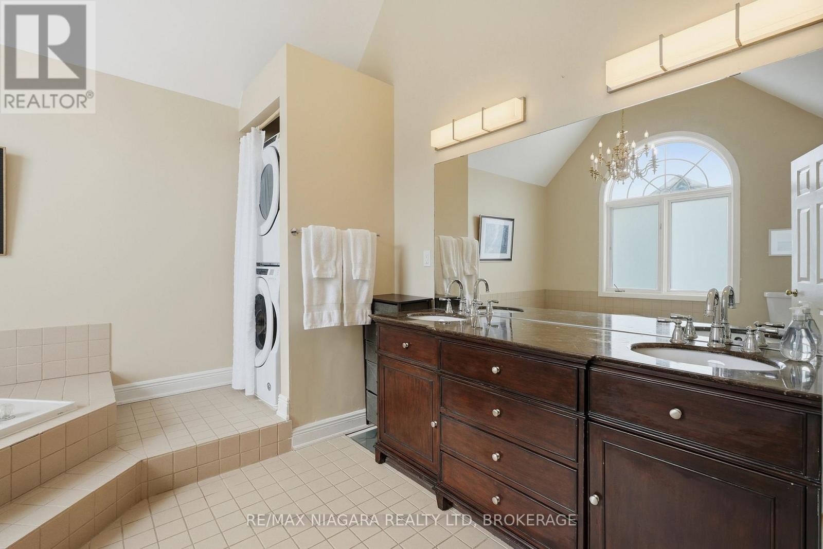 9 - 77 Erion Road, St. Catharines, Ontario  L2W 1B4 - Photo 23 - X13428672