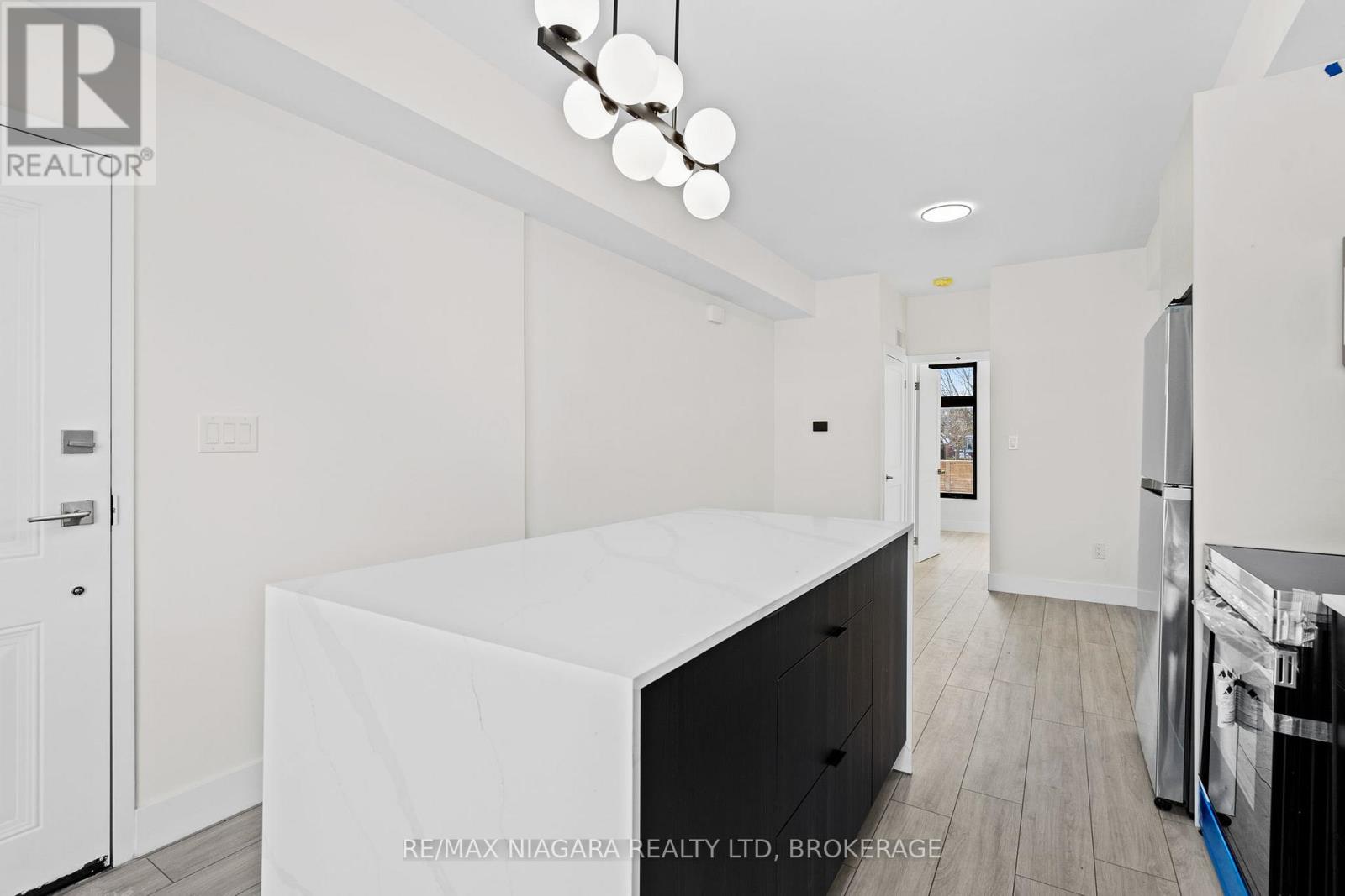 209 - 7277 Wilson Crescent, Niagara Falls, Ontario  L2G 4S5 - Photo 4 - X13429448