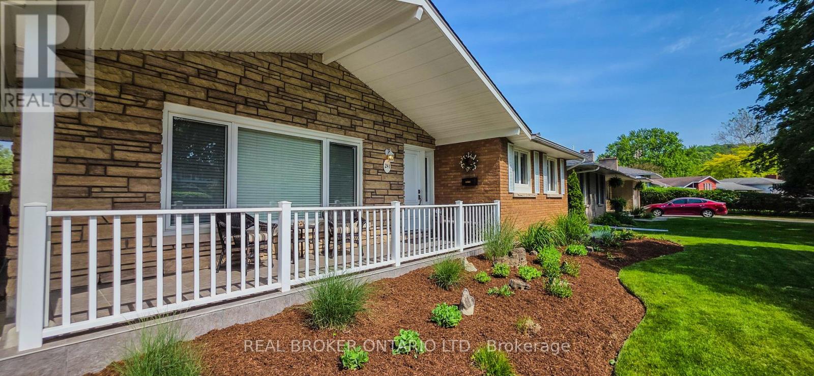 241 Riverview Boulevard, St. Catharines, Ontario  L2T 3N2 - Photo 5 - X13429712