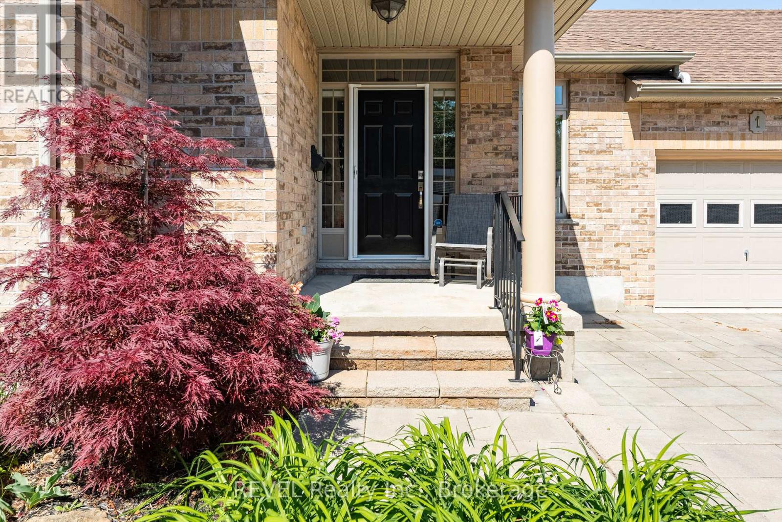 1 - 139 Glendale Avenue, St. Catharines, Ontario  L2T 2K2 - Photo 3 - X13429782