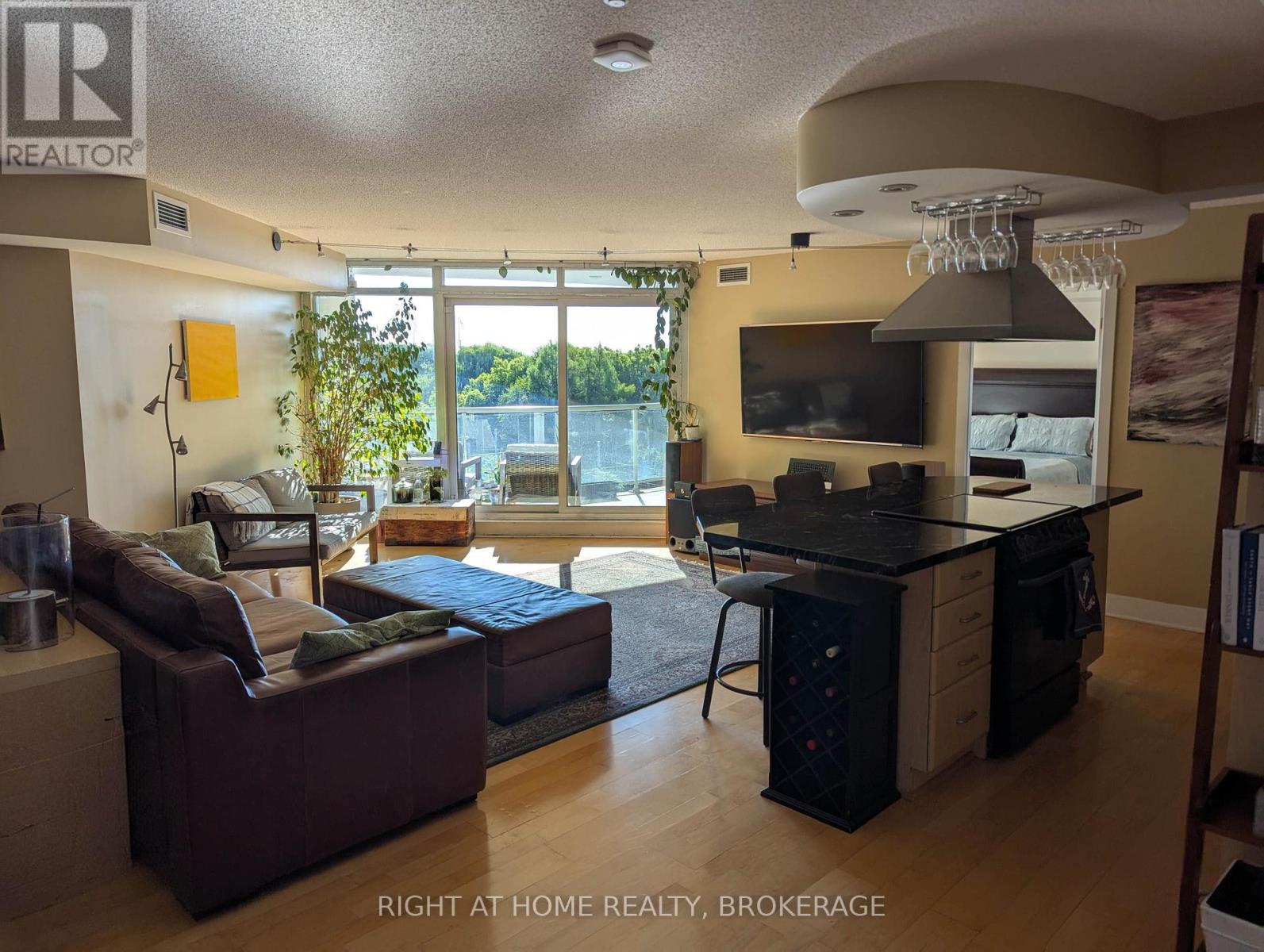 608 - 550 QUEENS QUAY W, Toronto, Ontario