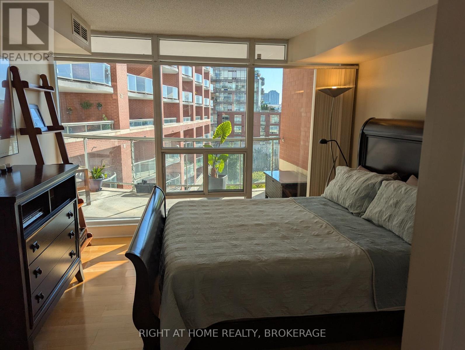 608 - 550 Queens Quay W, Toronto, Ontario  M5V 3M8 - Photo 11 - C13431122
