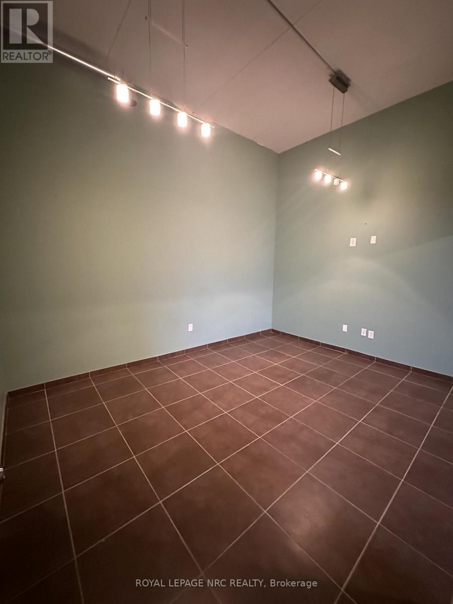 1 - 2722 Saint Paul Avenue, Niagara Falls, Ontario  L2J 2L4 - Photo 14 - X13431006