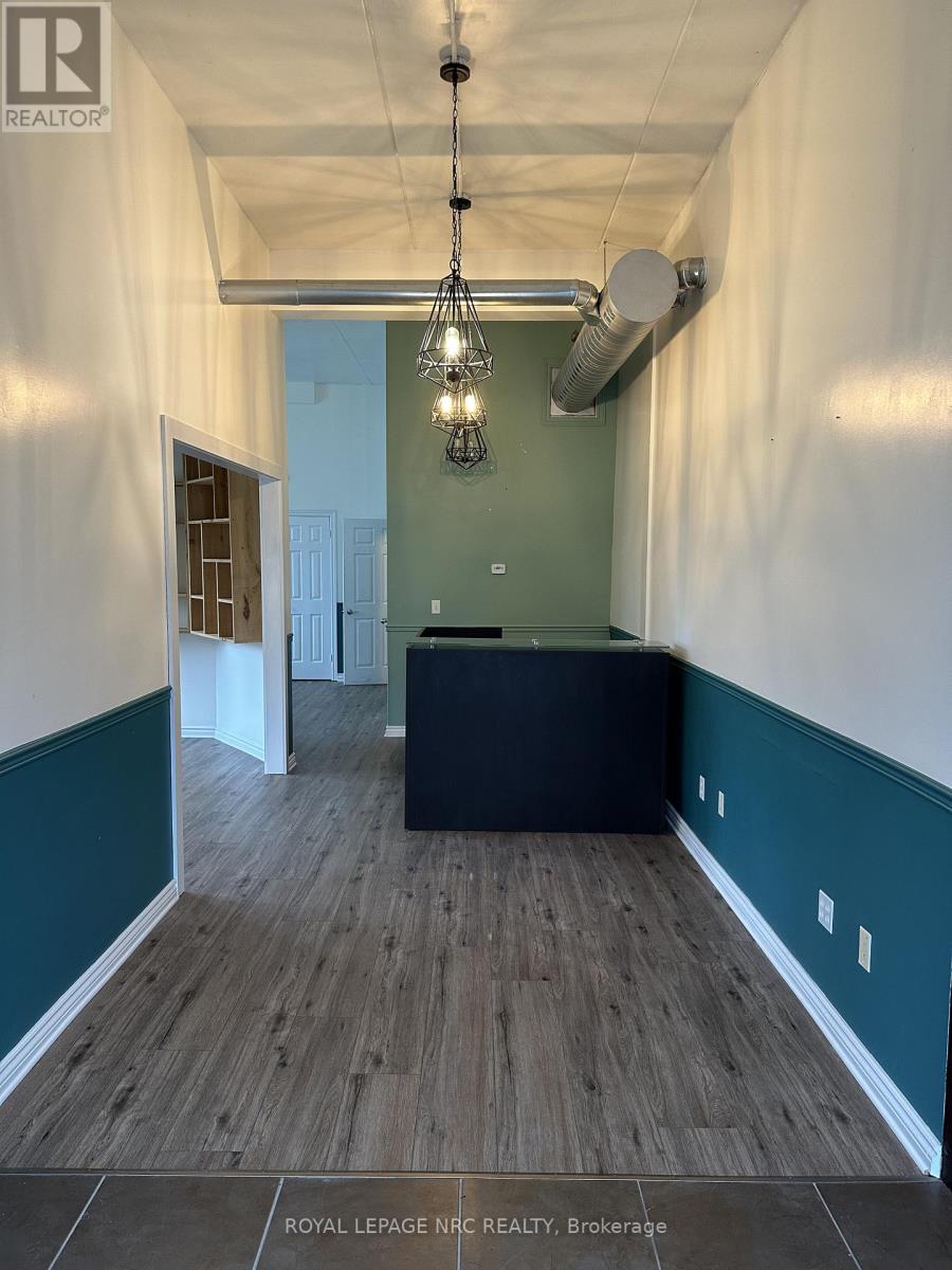 1 - 2722 Saint Paul Avenue, Niagara Falls, Ontario  L2J 2L4 - Photo 2 - X13431006