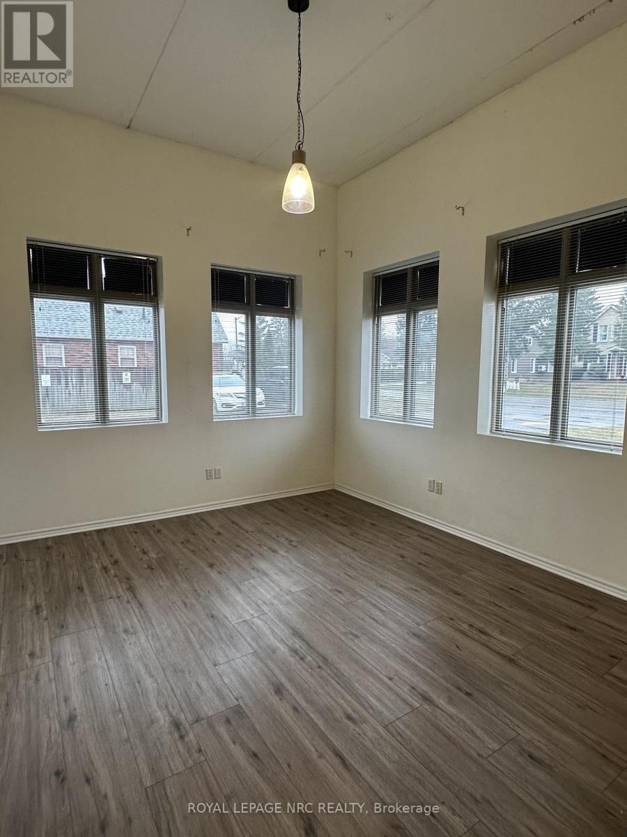 1 - 2722 Saint Paul Avenue, Niagara Falls, Ontario  L2J 2L4 - Photo 5 - X13431006