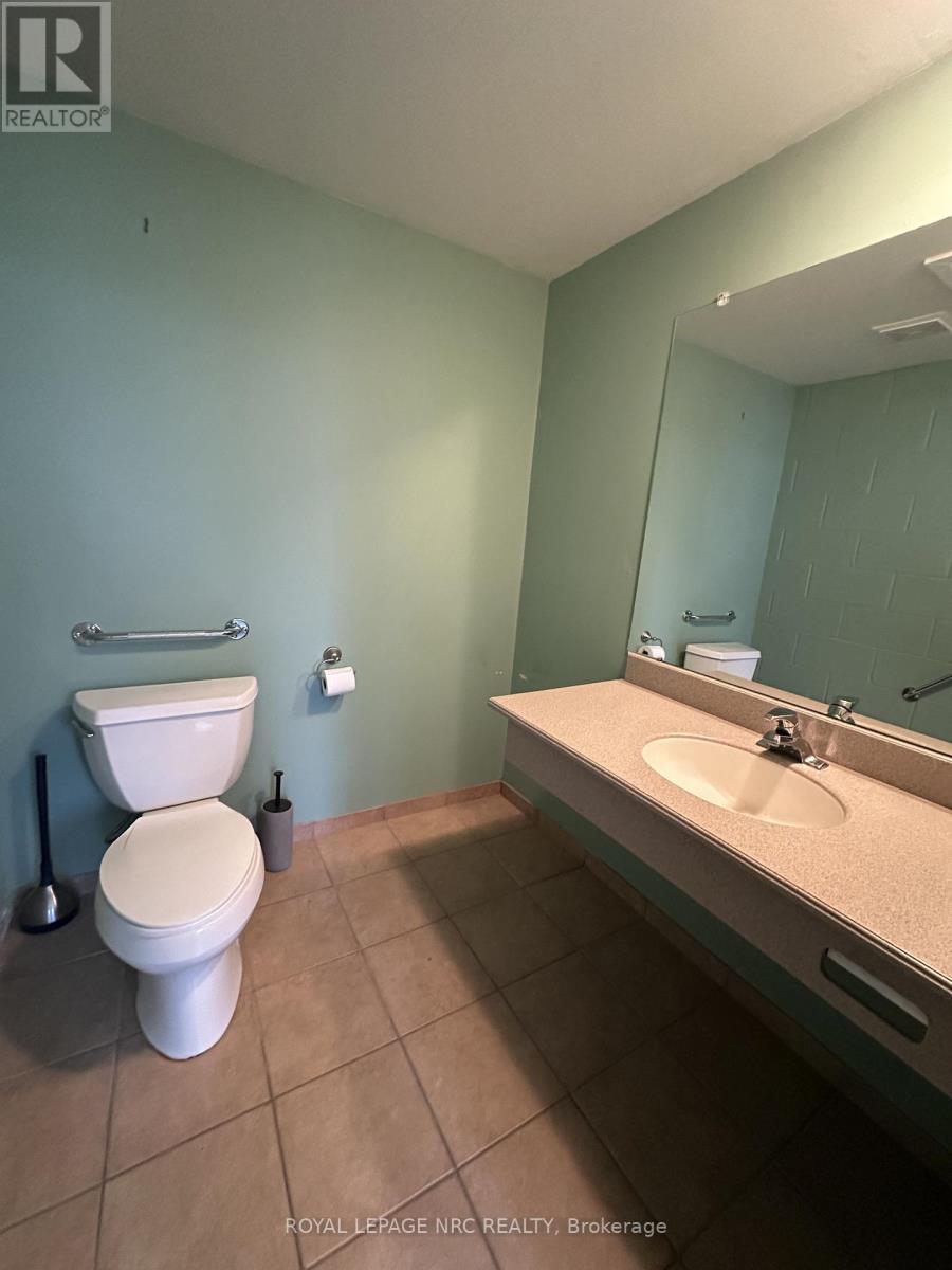 1 - 2722 Saint Paul Avenue, Niagara Falls, Ontario  L2J 2L4 - Photo 8 - X13431006