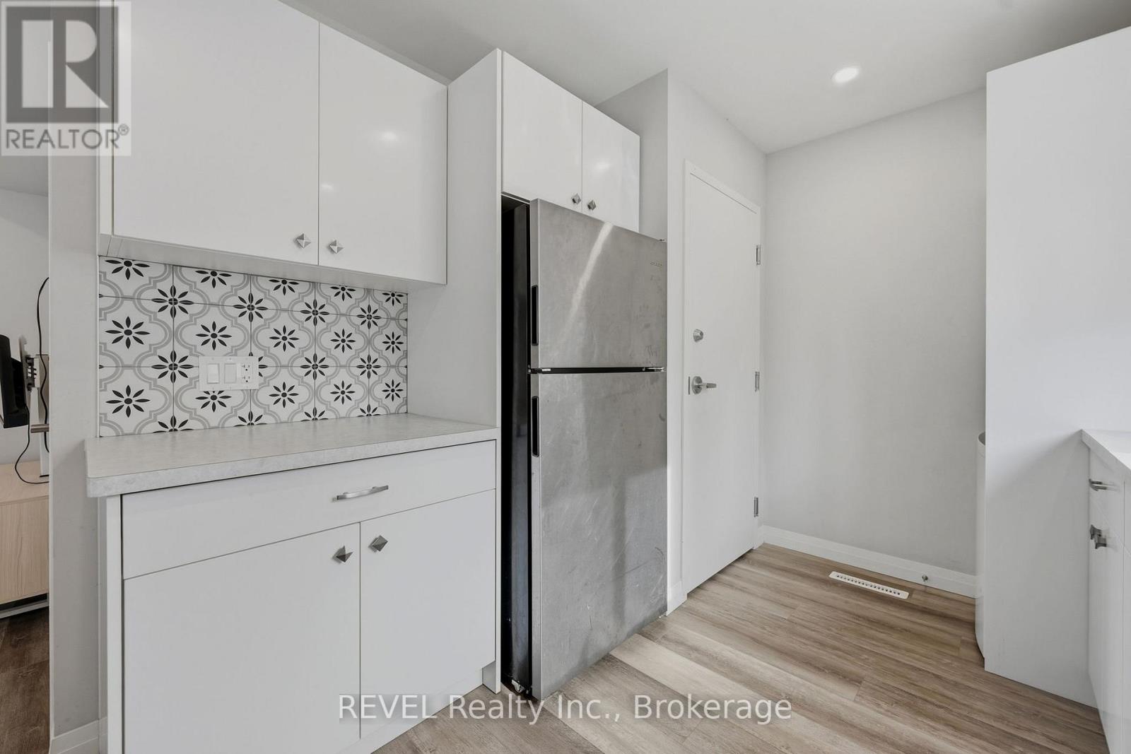 7859 Mulhern Street, Niagara Falls, Ontario  L2H 1B6 - Photo 10 - X13431154