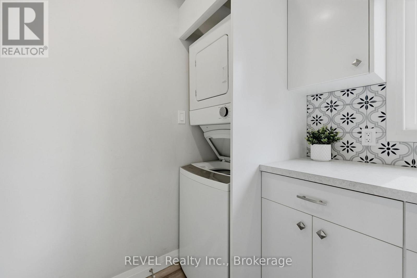 7859 Mulhern Street, Niagara Falls, Ontario  L2H 1B6 - Photo 11 - X13431154