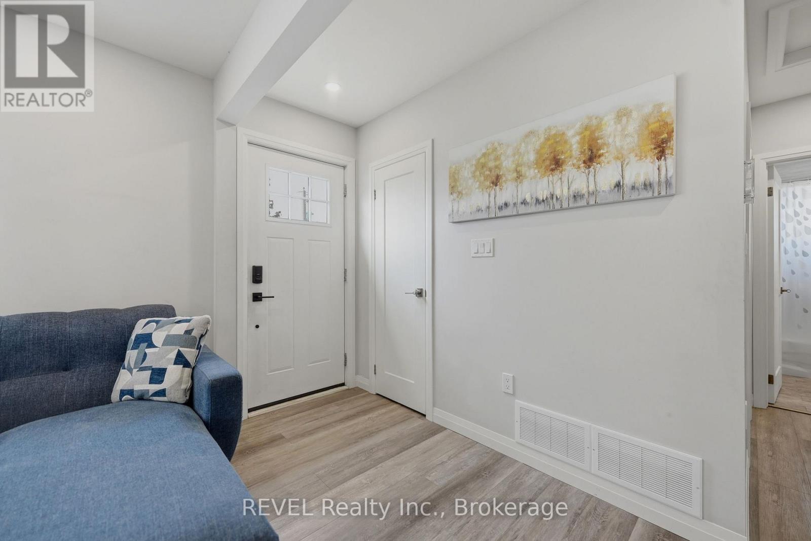 7859 Mulhern Street, Niagara Falls, Ontario  L2H 1B6 - Photo 3 - X13431154