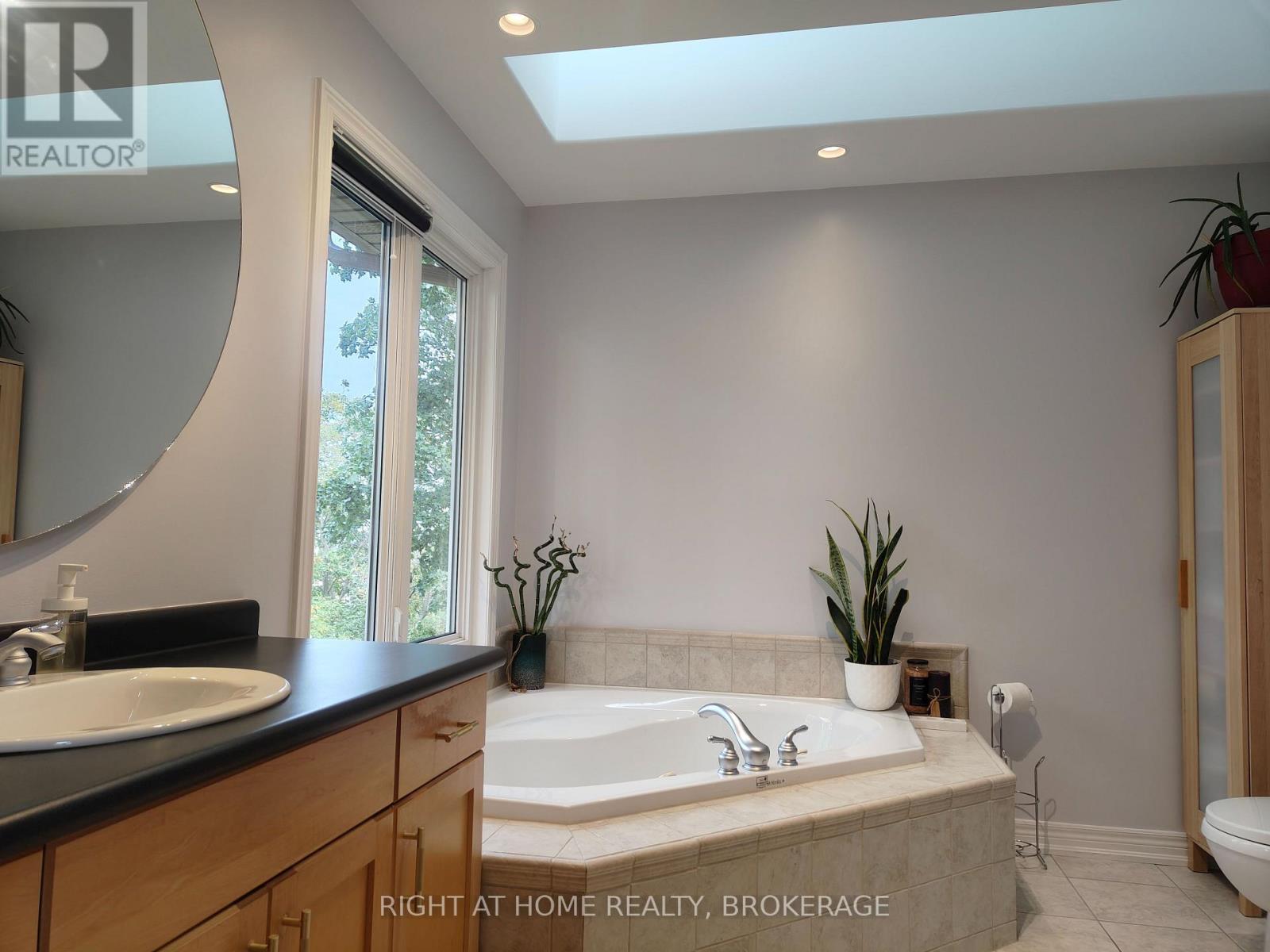 22 Ursula Avenue, St. Catharines, Ontario  L2T 1T1 - Photo 28 - X13432216