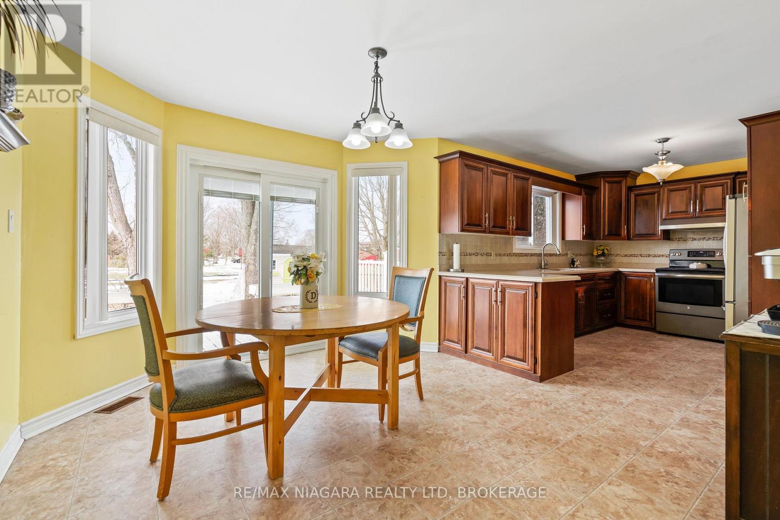 231 West Side Road, Port Colborne, Ontario  L3K 5L1 - Photo 13 - X13432718
