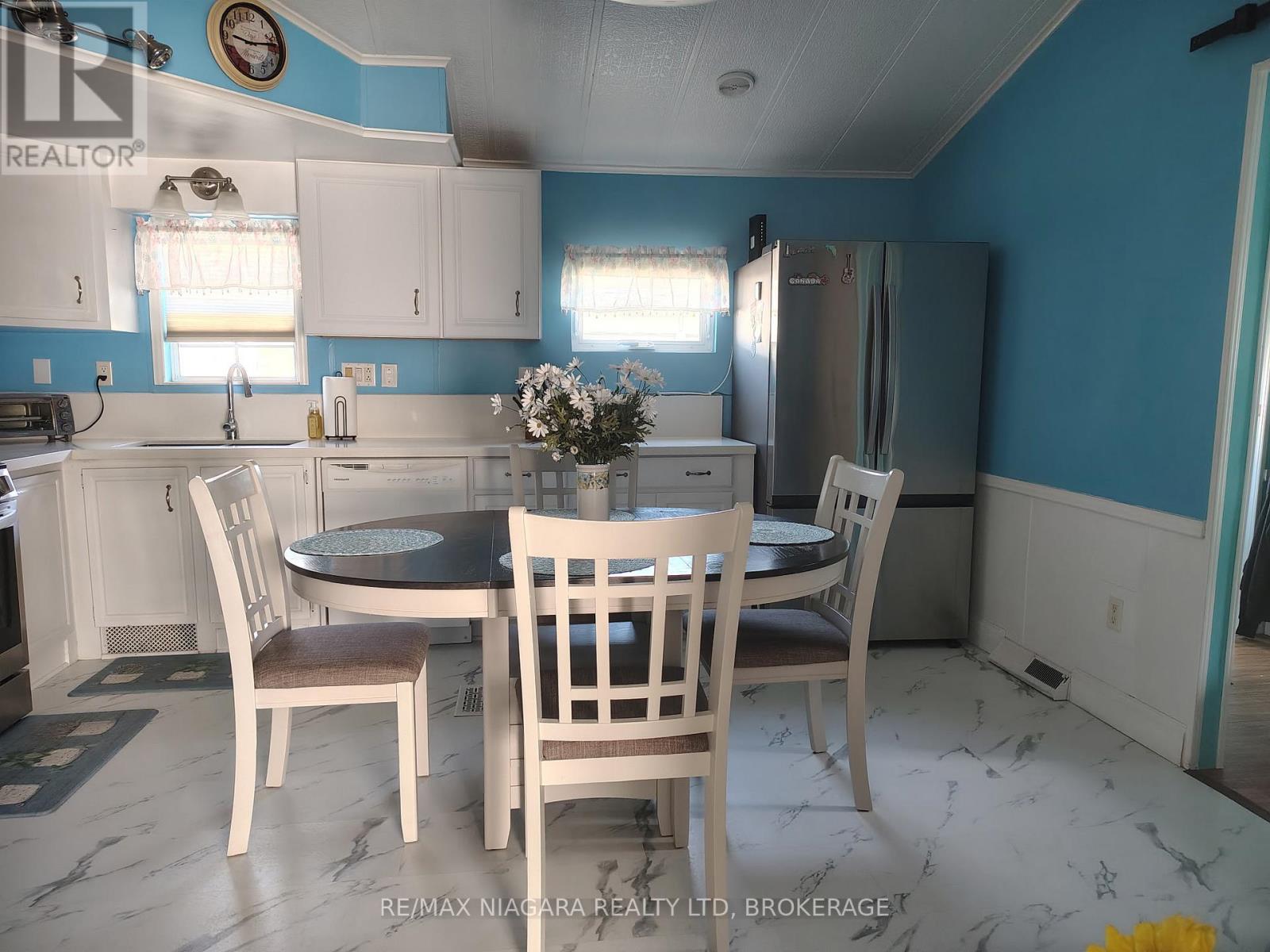 54 Quarry View Village, Port Colborne, Ontario  L0S 1R0 - Photo 4 - X13432764